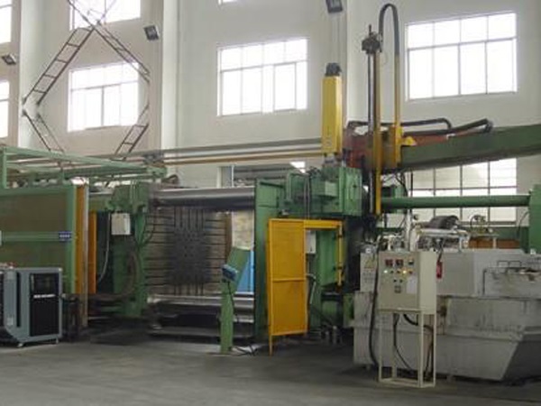 Injection molding equipment